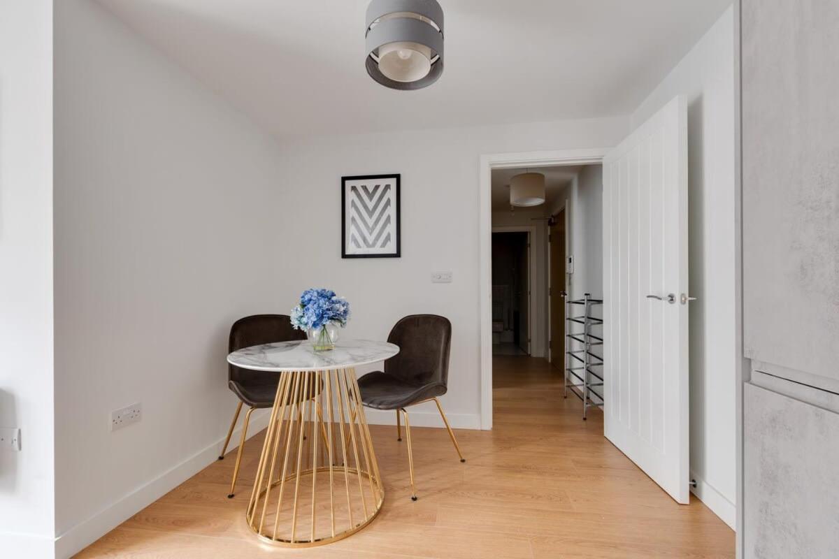1 Bed Modern Apartment In A Converted Mill リーズ エクステリア 写真