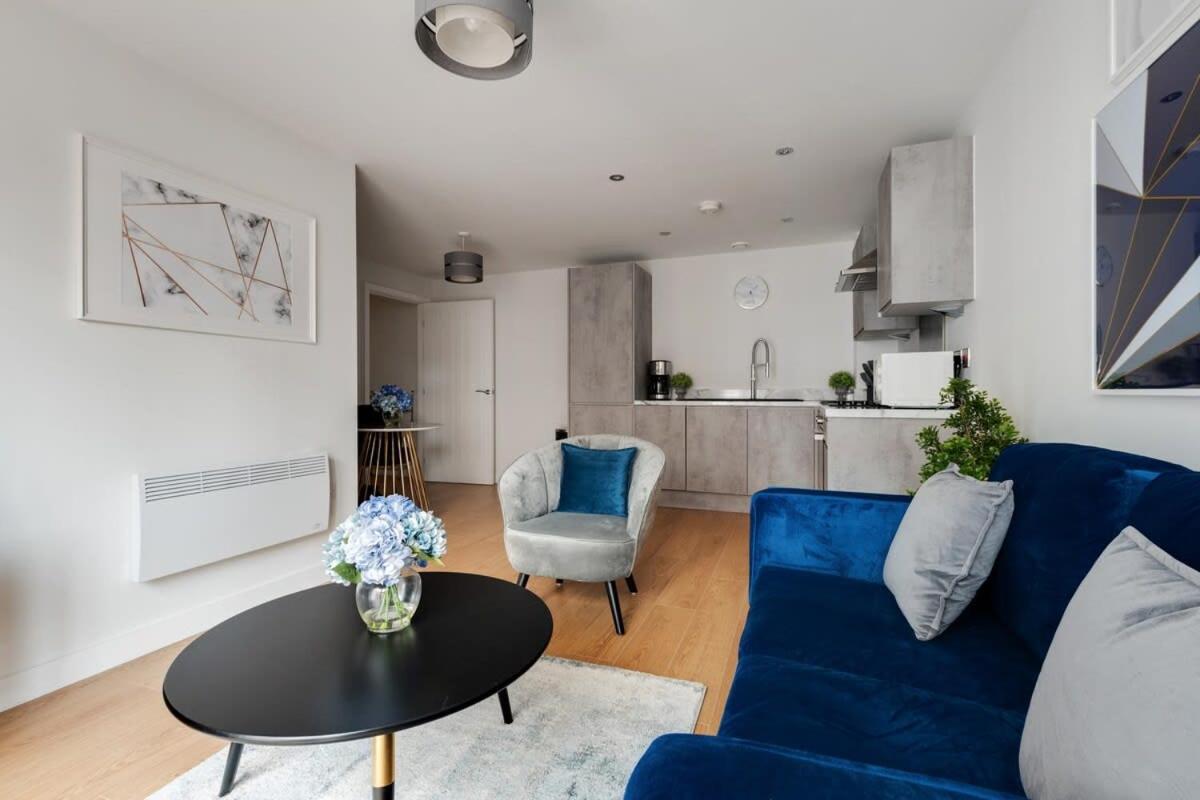 1 Bed Modern Apartment In A Converted Mill リーズ エクステリア 写真